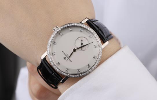 江诗丹顿手表表盘进灰的处理方法和维护方式！